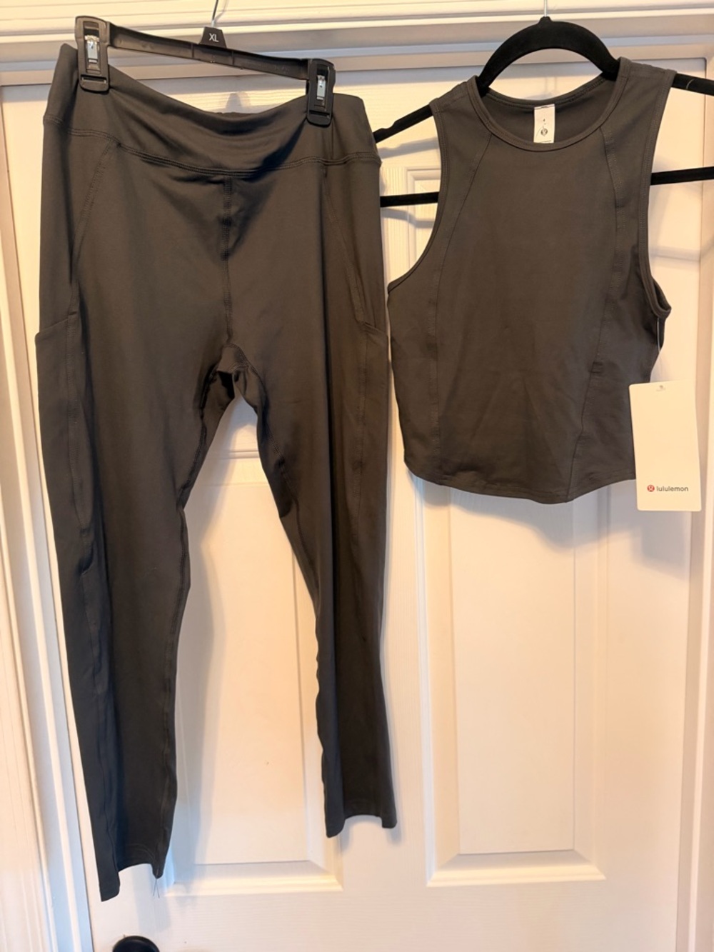 Lululemon Athletica Graphite Grey Leggings with Matching Crop Set Tank Sz 4 NWT - Picture 7 of 7
